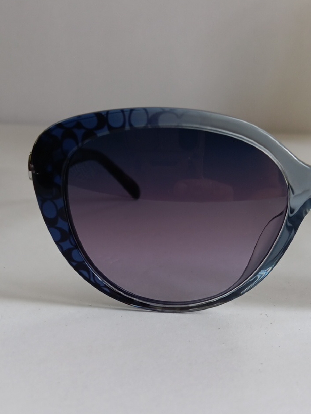 Coach Women's Blue Gradient Cat-Eye Sunglasses Horse & Carriage  HC8348U  NWOT - Picture 3 of 16